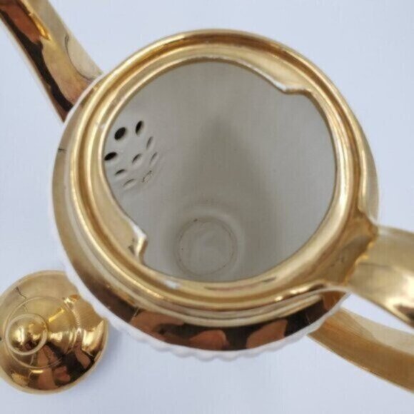 Vintage Royal Winton Grimwades Ceramic White Golden Trim Ribbed Coffee Pot - Picture 7 of 15